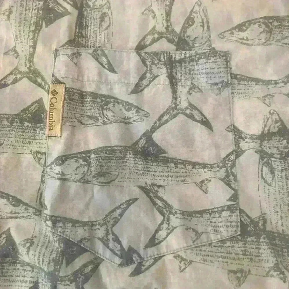 COLUMBIA Fish STRIPED BASS Blue Button front size  L PERFORMANCE FISHING GEAR - Picture 4 of 8